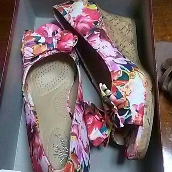 Shoes - Picture 1 of 1